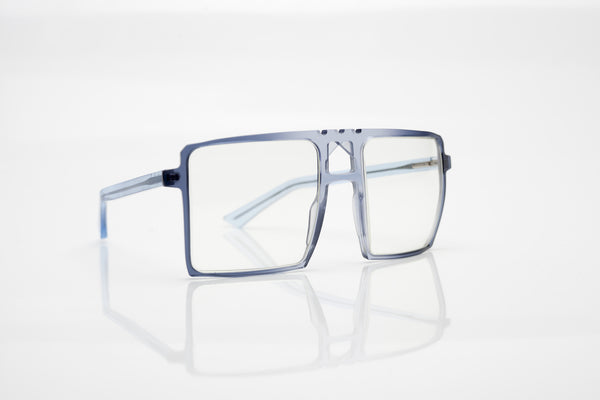 Model 10 // 55.22 - Laes: 1351 - Blue-Clear-Blue Fade